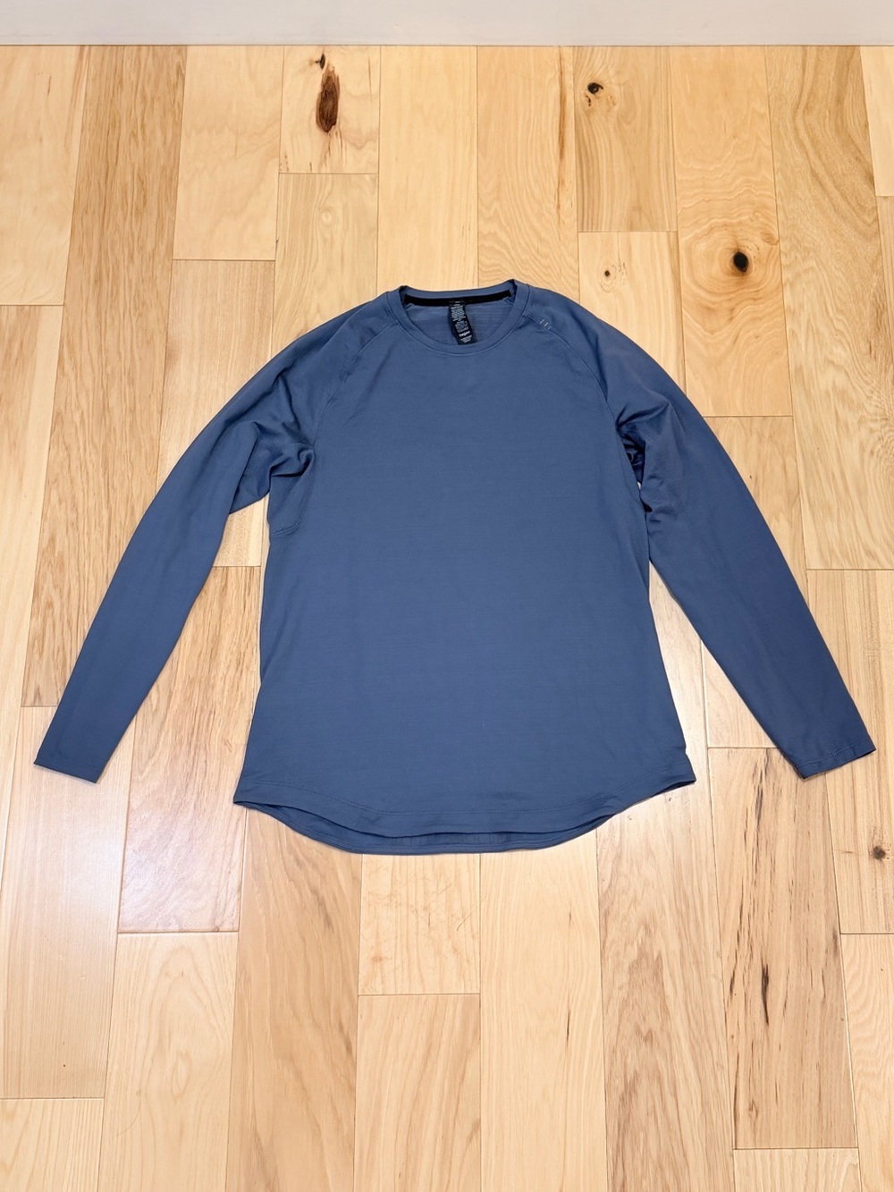 LIKE NEW Lululemon Men’s License to Train Long Sleeve Shirt